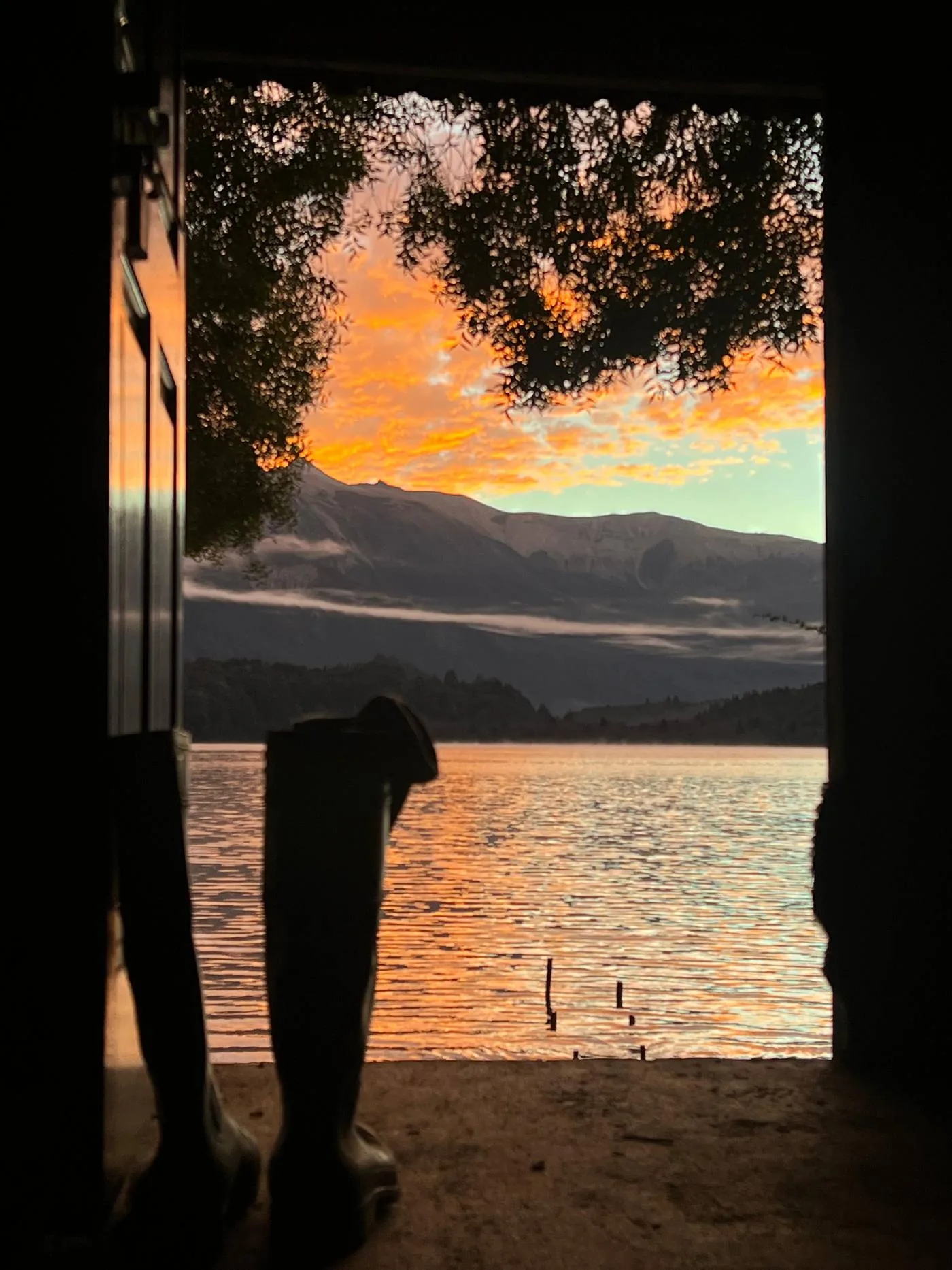 Amanecer en el lago